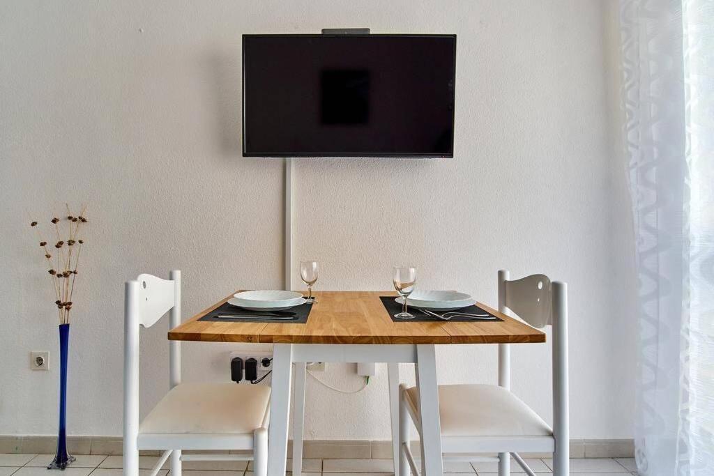 Cozy Studio Apartment Near The Beach Torrevieja Buitenkant foto
