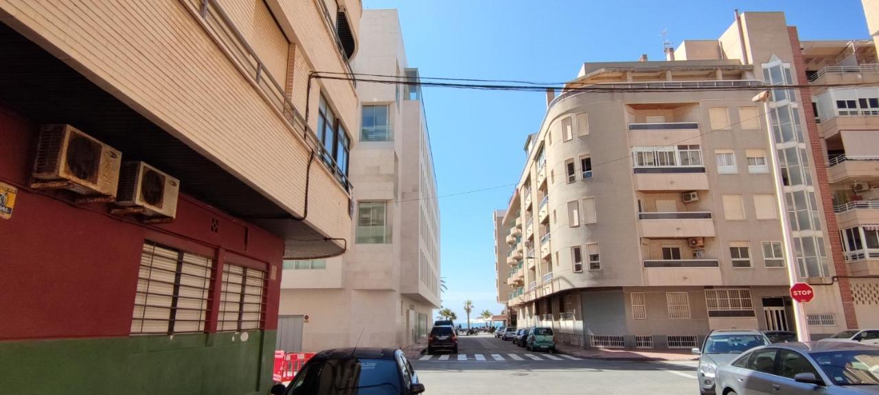 Cozy Studio Apartment Near The Beach Torrevieja Buitenkant foto